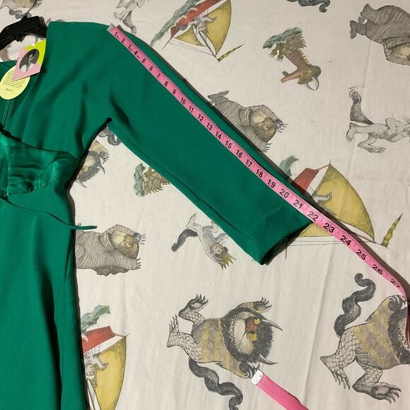 Cushnie x Target NWT dress Emerald Green Asymmetrical Long SLeeve Size 6 - Picture 8 of 9